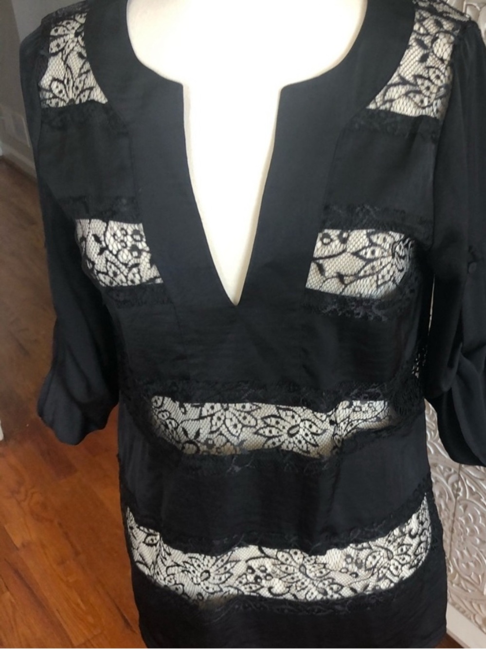 BCBG Maxazria Lace-Trim V-Neck Womens Top